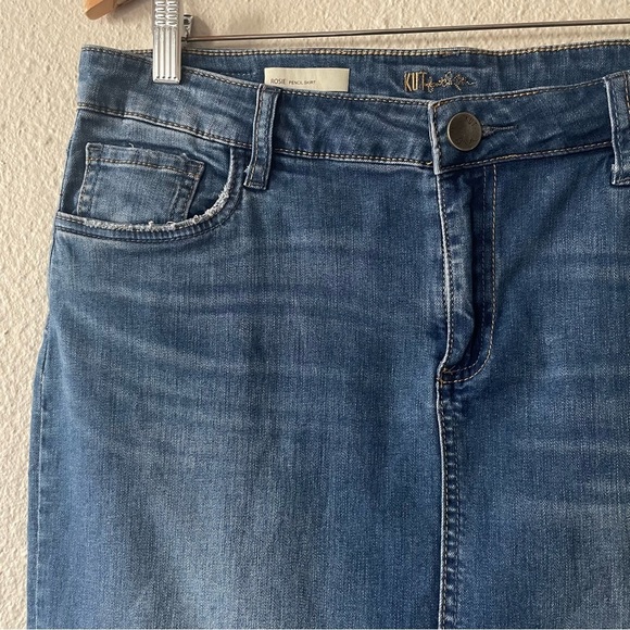 Kut from the Kloth Rosie Pencil Skirt Women’s 10 Blue Medium Wash Denim Slit - Picture 4 of 16